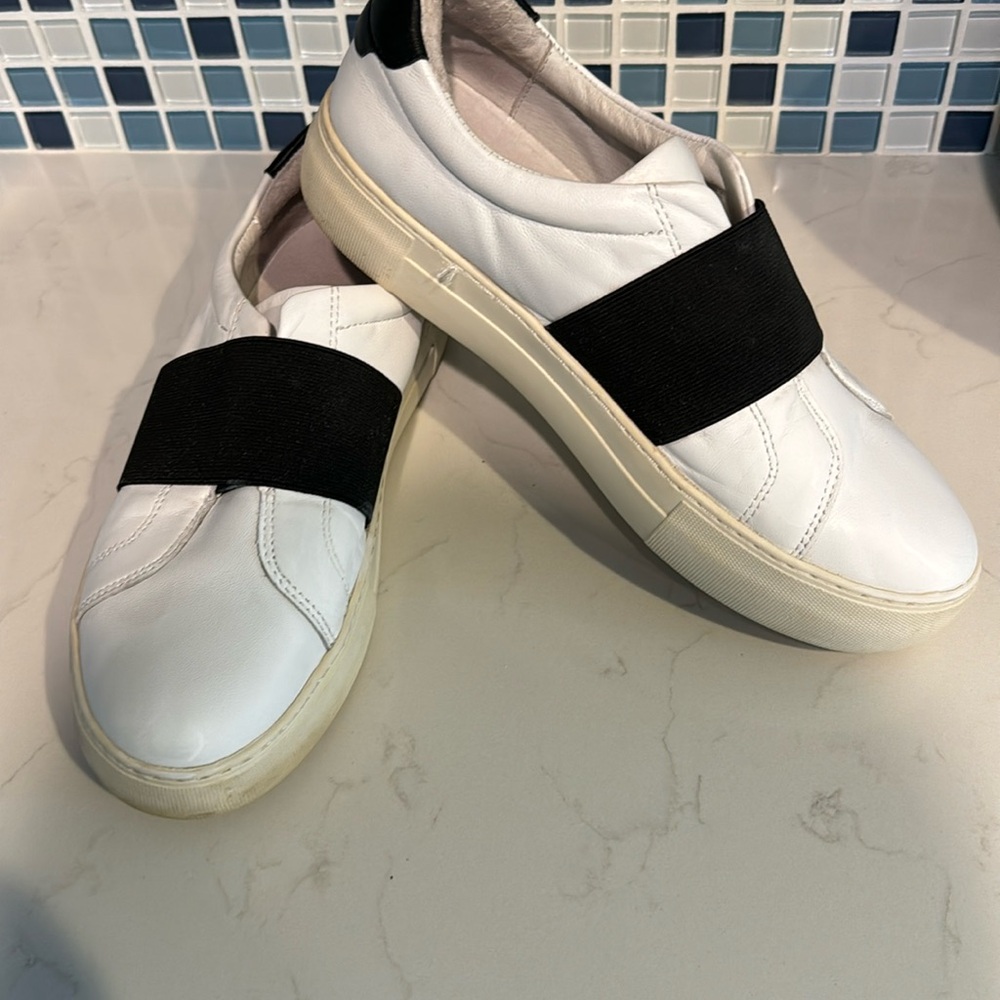 J/Slides Leather Sneakers with black elastic band size 9